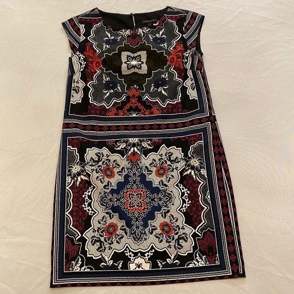 BANANA REPUBLIC Women’s Abstract Print Dress, Size 2 - Picture 1 of 6